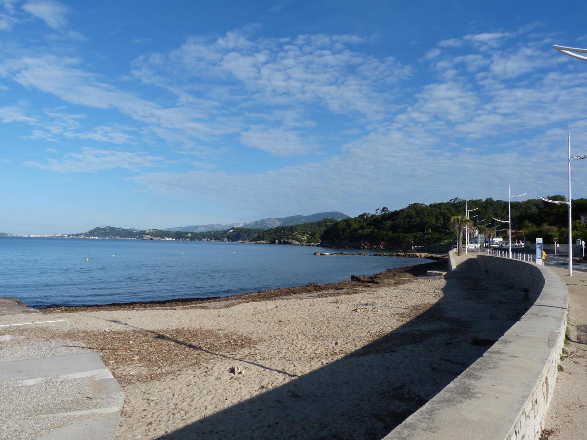 Au Centre Du Pradet Et A 15 Mn A Pied Des Plages Apartment